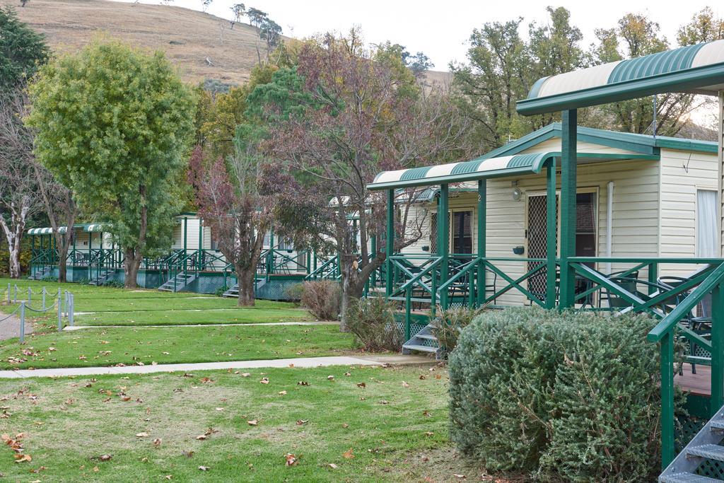 Gundagai Cabins & Tourist Park Exteriör bild