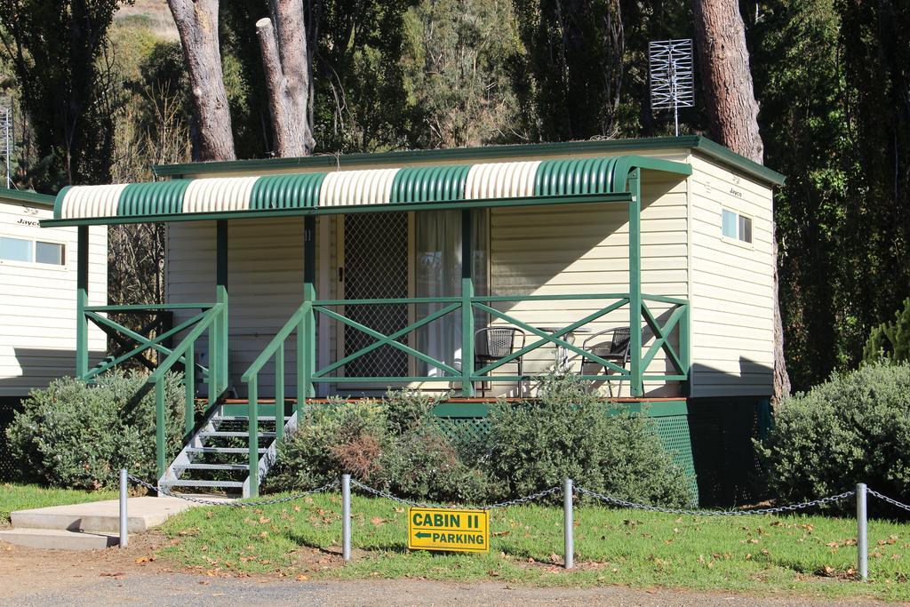 Gundagai Cabins & Tourist Park Exteriör bild