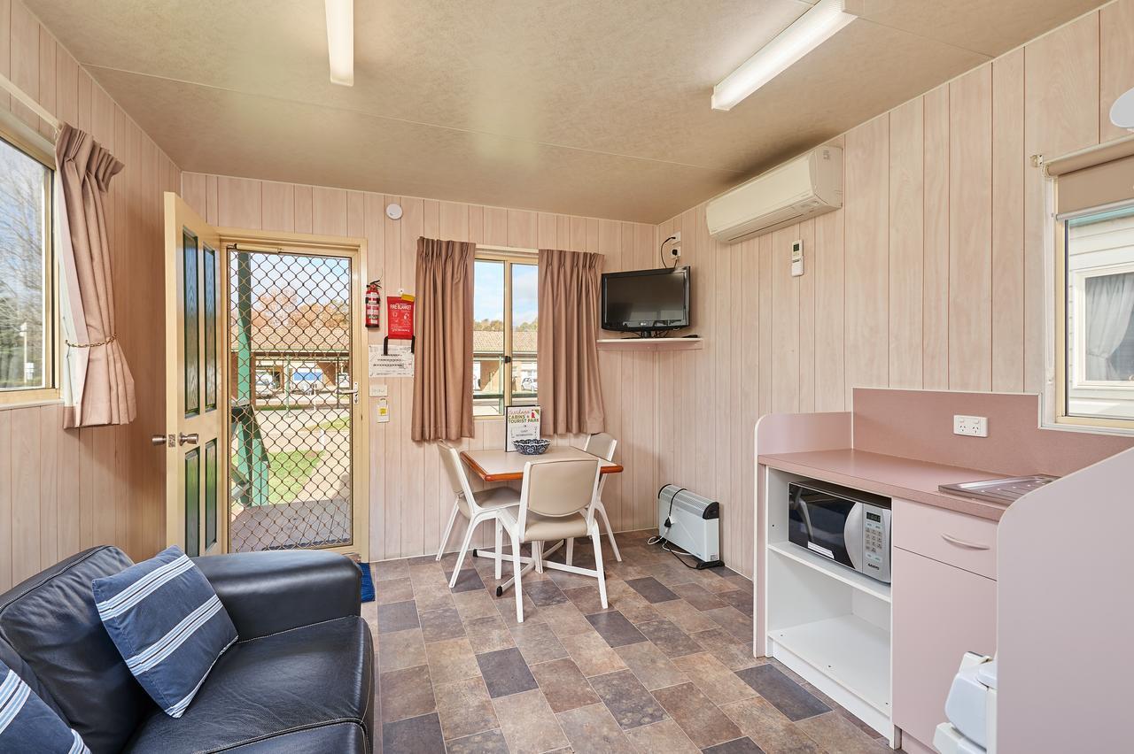 Gundagai Cabins & Tourist Park Exteriör bild
