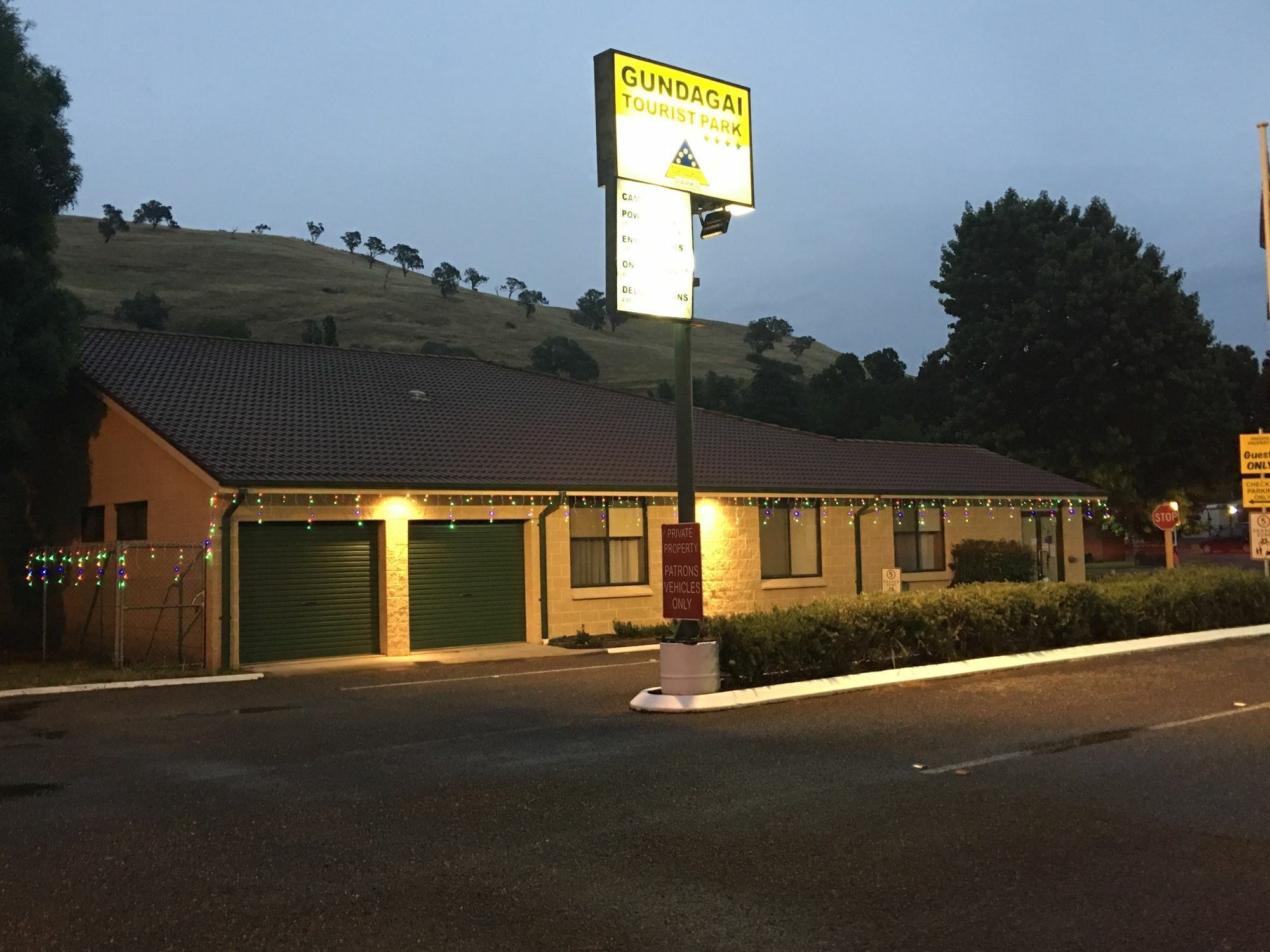 Gundagai Cabins & Tourist Park Exteriör bild
